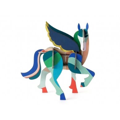 Studio ROOF totemas iš perdirbto kartono ,,Pegasus"